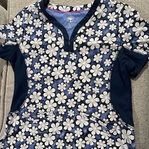 Size XL Healing Hands scrub top